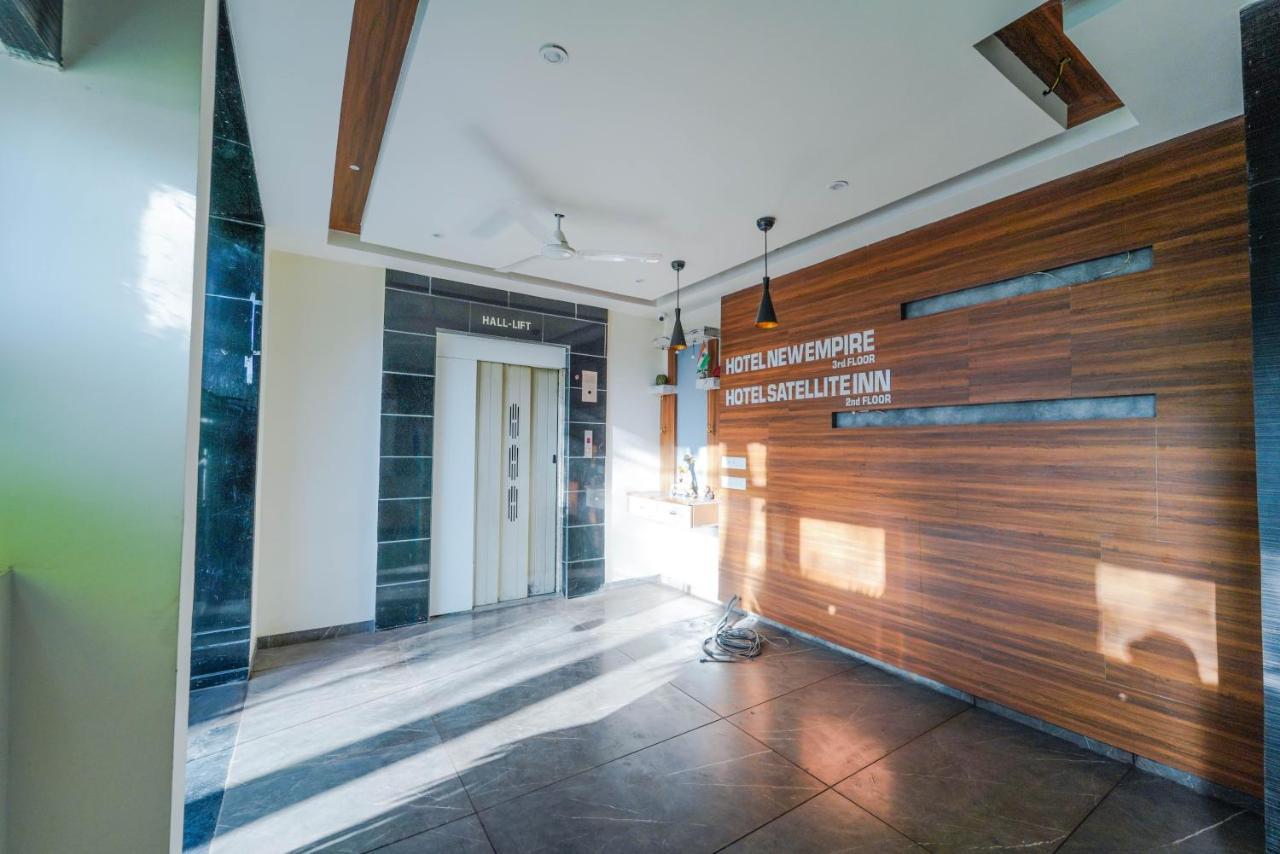 Hotel New Empire Ahmedabad Bagian luar foto